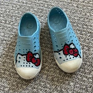 Native Hello Kitty Blue White Jefferson shoes toddler 9